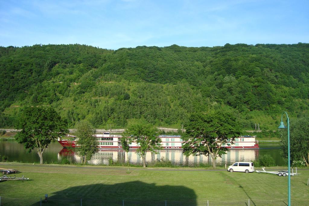 Residenz Moselstausee Sankt Aldegund Exterior photo